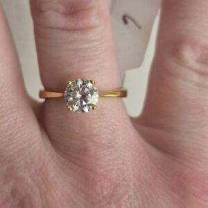 GRA 1 CT* VVS1 Round Cut Moissanite Ring Size 6 US